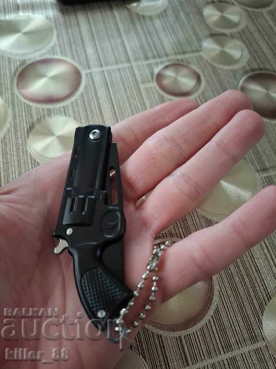 Licitație Briceag metalic pliabil în formă de revolver