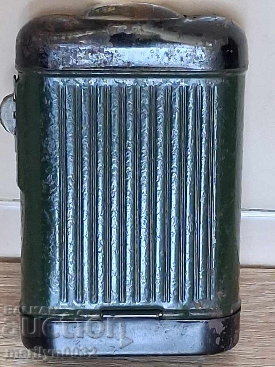 Veche lanternă germană lampă proiector WW1 WW2 războaie mondiale cu preț € 39.28 | 76.83 BGN Veche lanternă germană lampă proiector WW1 WW2 războaie mondiale cu preț € 39.28 | 76.83 BGN