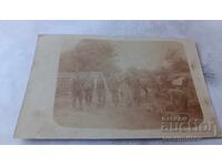 Снимка Офицери и войници правещи ръчно тухли