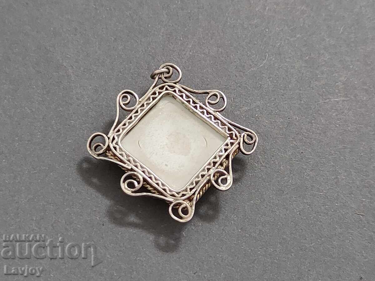 Livrarea Pandantiv placat cu argint, medalion cu porțelan