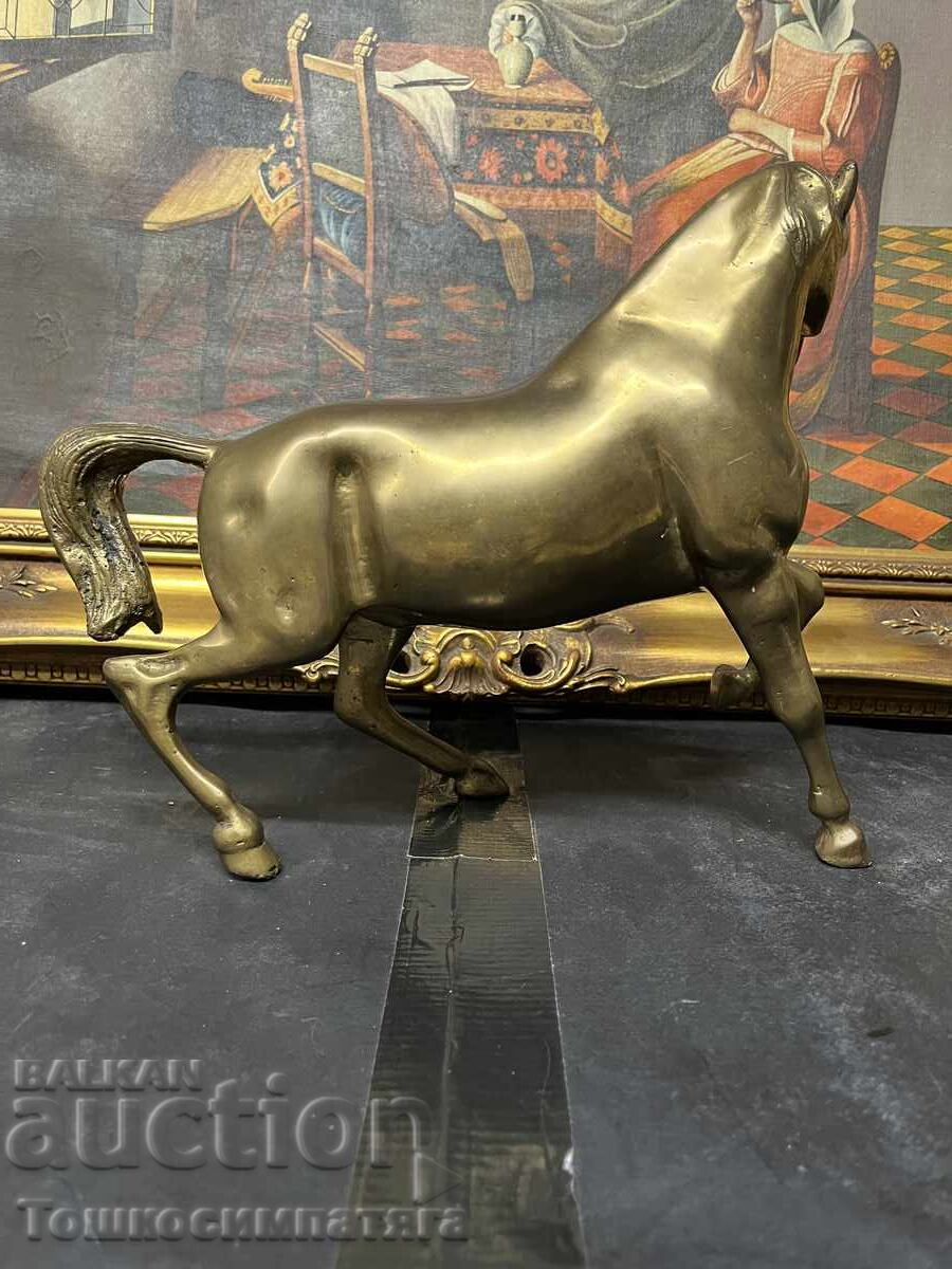Statuetă mare din bronz reprezentând un cal - 4.5 kg cu preț € 160.00 | 312.93 BGN