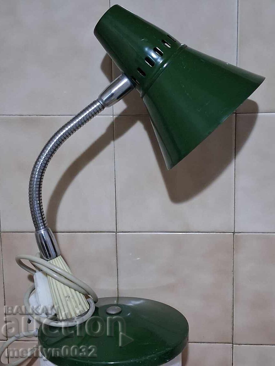 Reflector pentru veioza de noapte mobila priza anilor 70 cu preț € 40.61 | 79.43 BGN