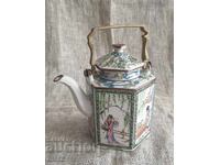 Порцеланов чайник с месингова дръжка и   азиатски мотиви