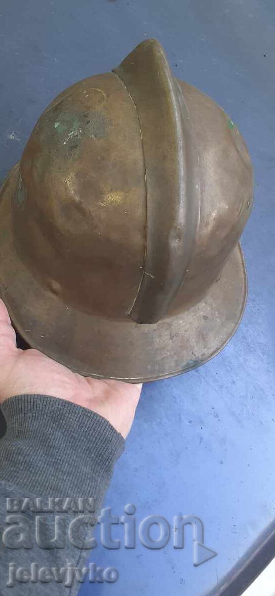 Livrarea Cască de pompier din bronz Livrarea Cască de pompier din bronz
