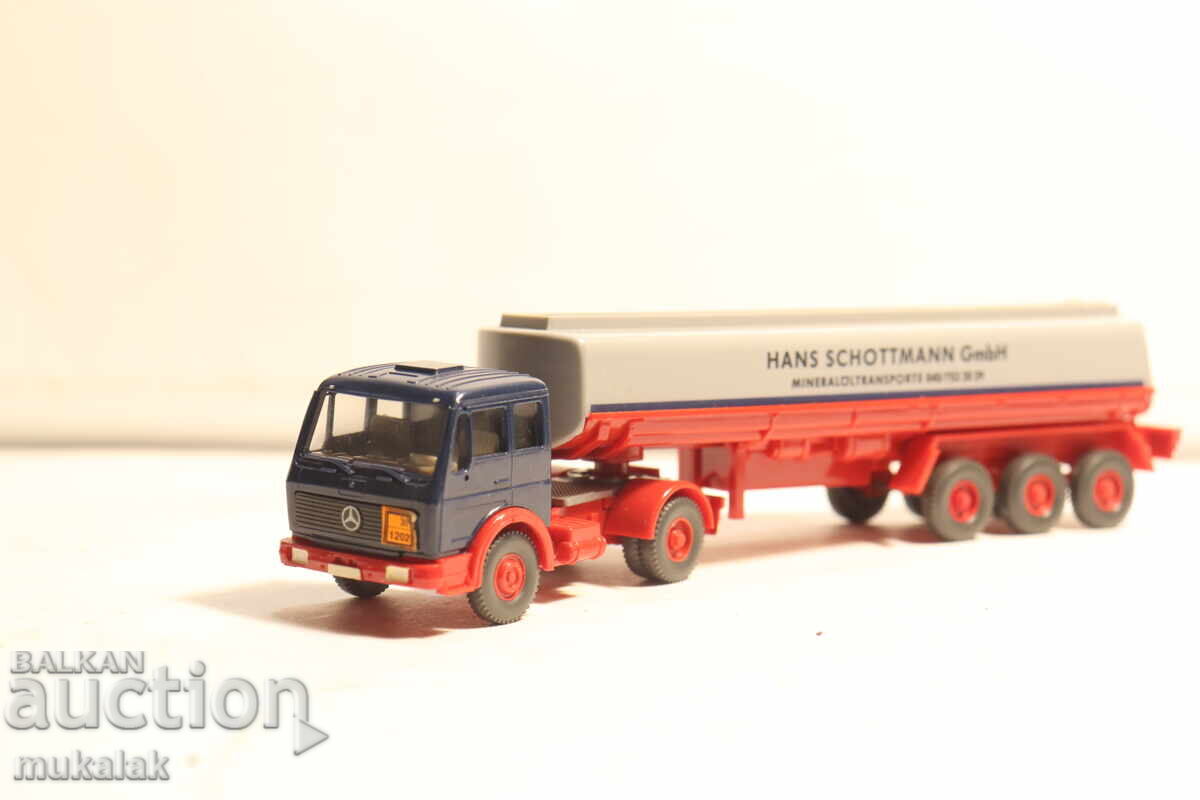 Licitație WIKING H0 1/87 MERCEDES CAMION CISTERNĂ MODEL MAȘINUȚĂ