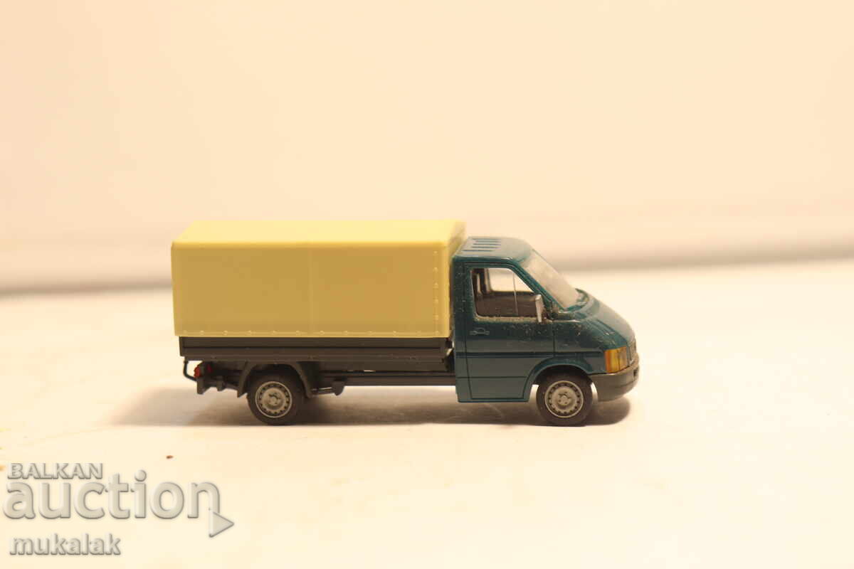 Delivery of HERPA 1/87 H0 VW LT MODEL CAR