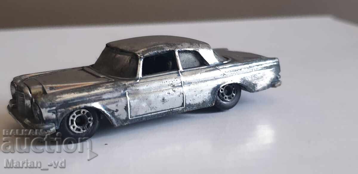 Mercedes 300SE  matchbox made in Bulgaria с цена € 60.00 | 117.35 лв.