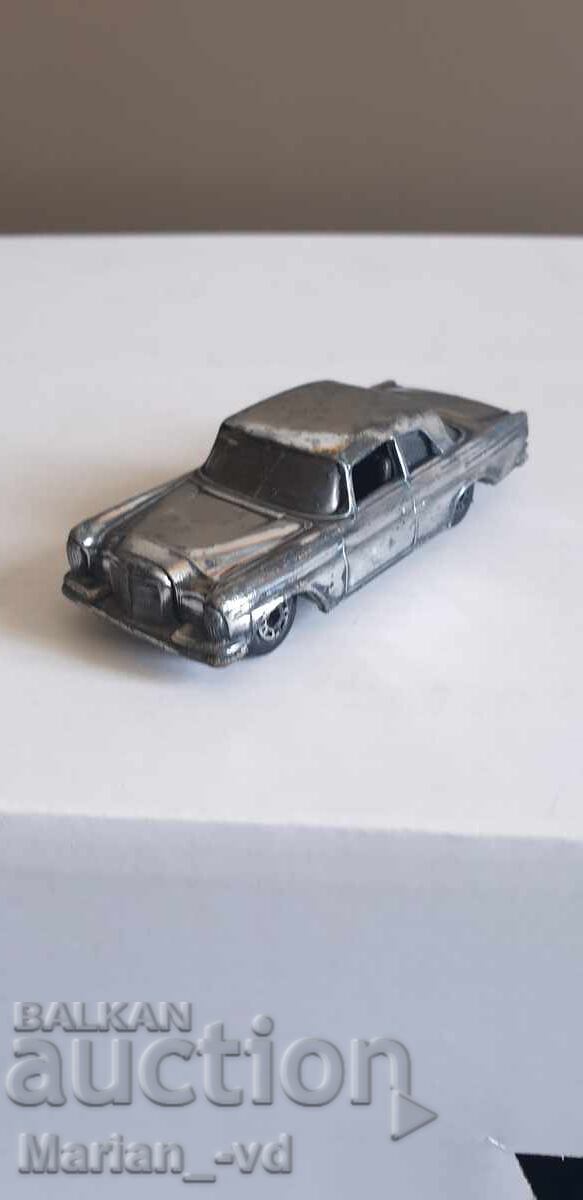 Mercedes 300SE  matchbox made in Bulgaria - 7