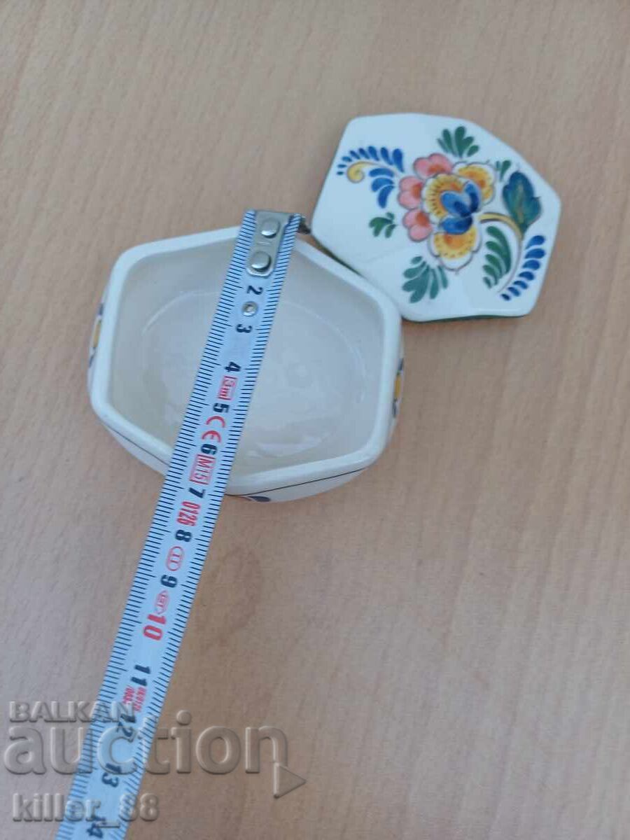 Cutie din porțelan cu marcaj - 5 Cutie din porțelan cu marcaj - 5