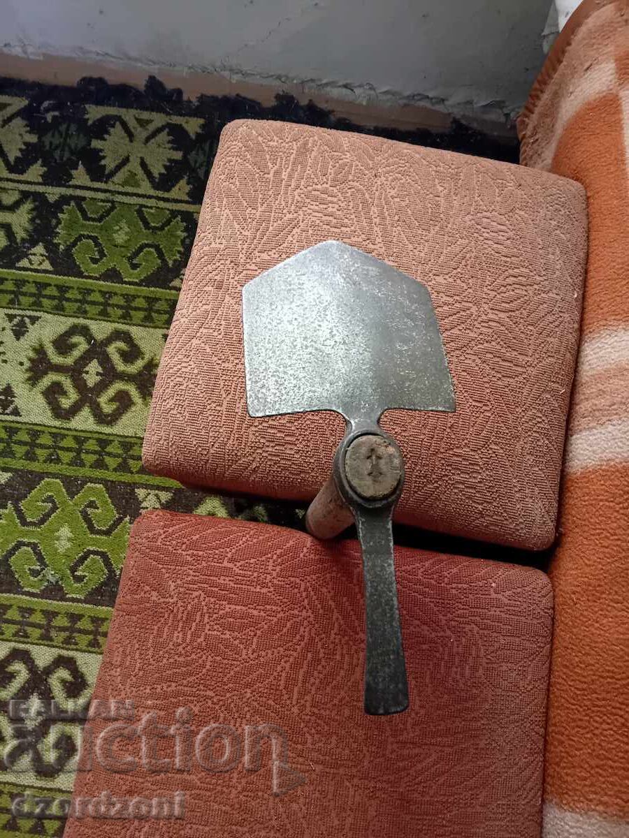 Unealtă de geniu cu preț € 80.00 | 156.47 BGN