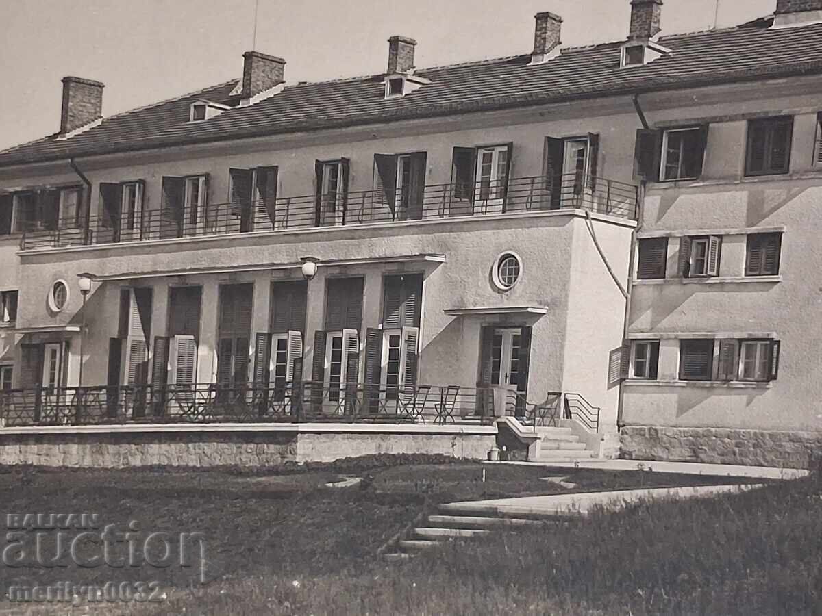 Φωτογραφία ταχυδρομικό δελτάριο Παναγιουρίsh·te 1935 Ξενοδοχείο στον σταθμό με τιμή € 19.94 | 39.00 BGN