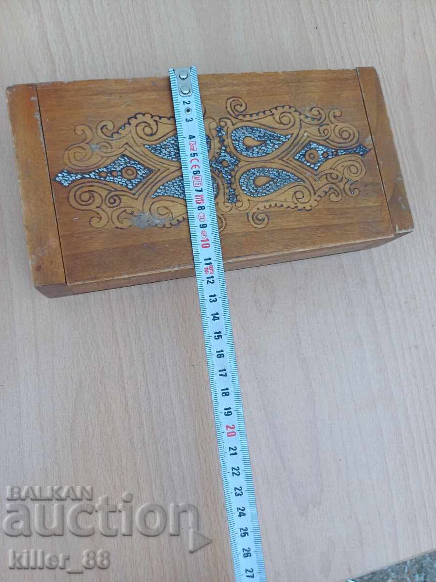 Delivery of Old wooden box