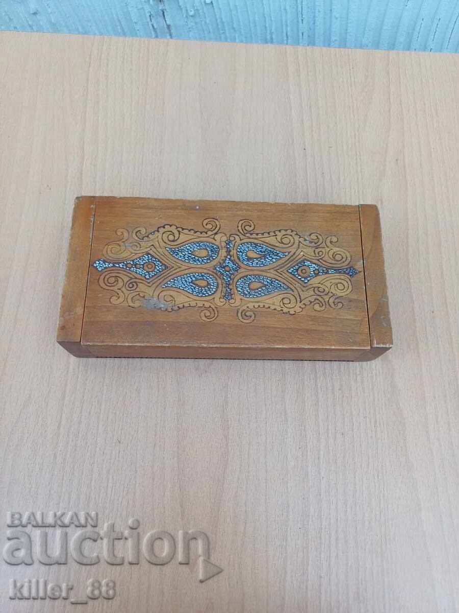 Old wooden box - 7