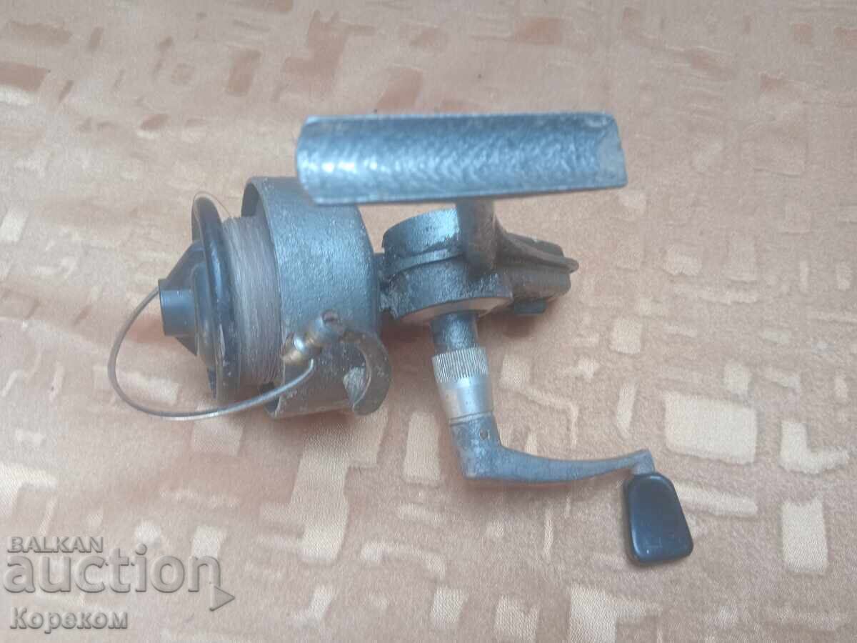 Old fishing reel with price € 4.00 | 7.82 BGN