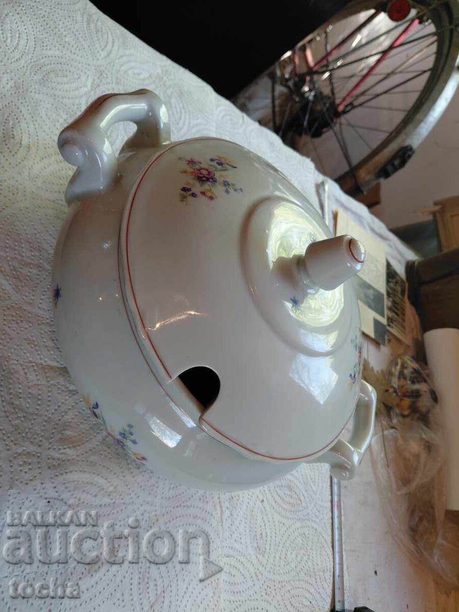 Licitație Porțelan vechi bulgăresc, supieră