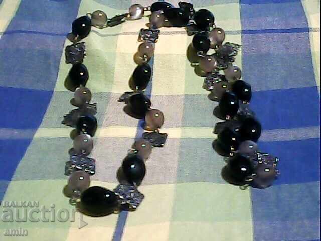 Όμορφο κολιέ από φυσικό πέτρα με τιμή € 7.00 | 13.69 BGN