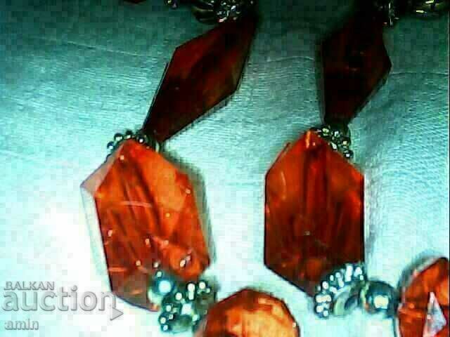 Delivery of beautiful necklace