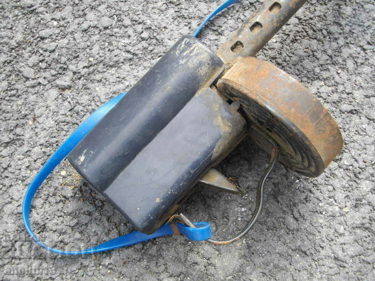 Licitație SPAGIN DE JUCĂRIE VECHE DE COLOC Licitație SPAGIN DE JUCĂRIE VECHE DE COLOC
