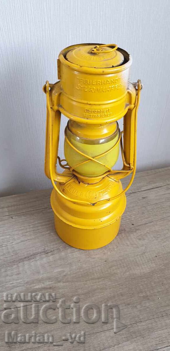 Delivery of Feuerhand Storm 276 Baby Special Yellow Lantern