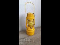 Lanternă Feuerhand Storm 276 Baby Special galbenă