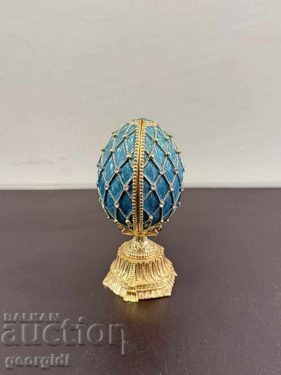 Cutie de bijuterii emailată tip "Fabergé". Nr. 8132 cu preț € 45.00 | 88.01 BGN