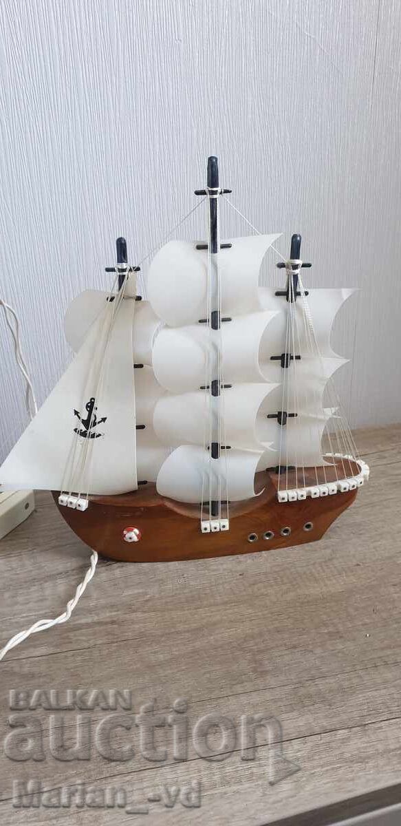 Lampă de noapte corabie cu preț € 25.00 | 48.90 BGN