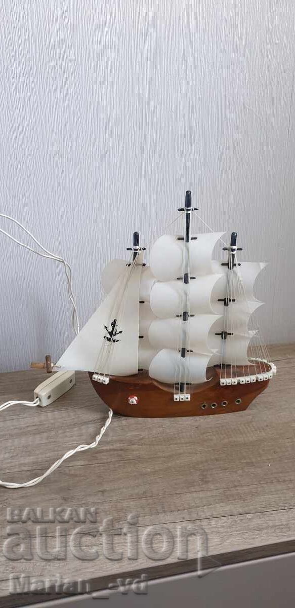 Lampă de noapte corabie