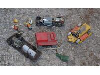 Lot jucării vechi din metal pentru piese, autobuz, tractoare