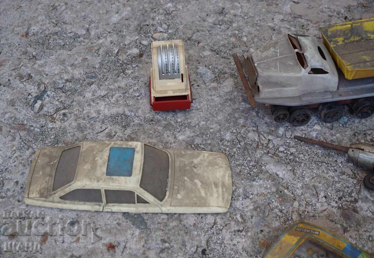 Δημοπρασία Παρτίδα παλιά μεταλλικά παιχνίδια για ανταλλακτικά αυτοκίνητα, σεληνάκατος πύραυλος