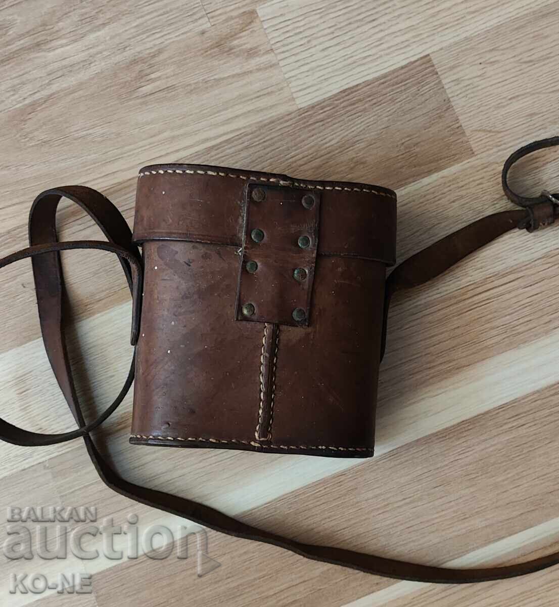 Δημοπρασία Παλιά δερμάτινη θήκη