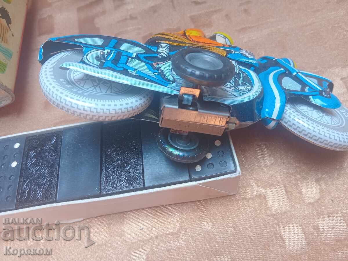 Old children's toys - 5