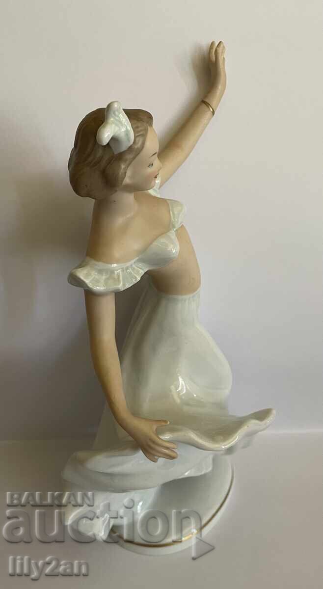 Wallendorf porcelain figurine with price € 160.00 | 312.93 BGN