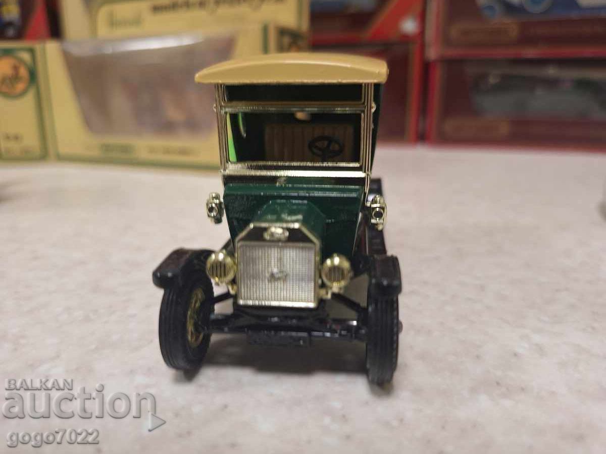 Licitație MODELE MATCHBOX YESTERYEAR ANGLIA