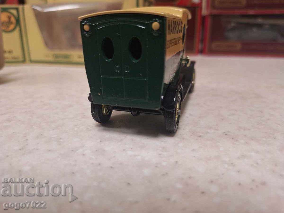 MODELE MATCHBOX YESTERYEAR ANGLIA - 5