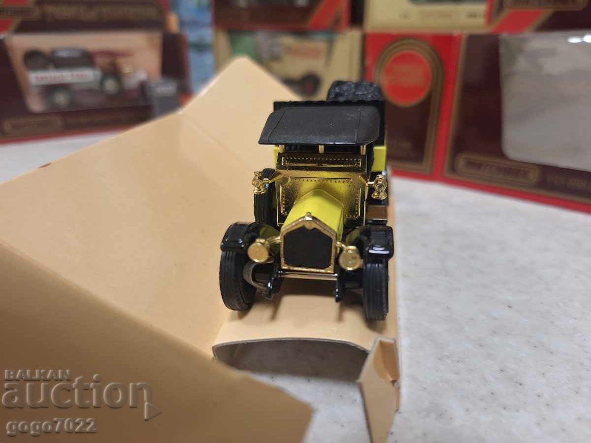 Licitație MODELE MATCHBOX YESTERYEAR ANGLIA