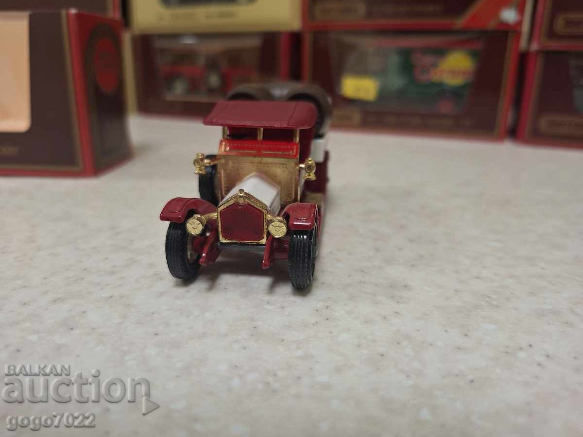 Licitație MODELE MATCHBOX YESTERYEAR ANGLIA