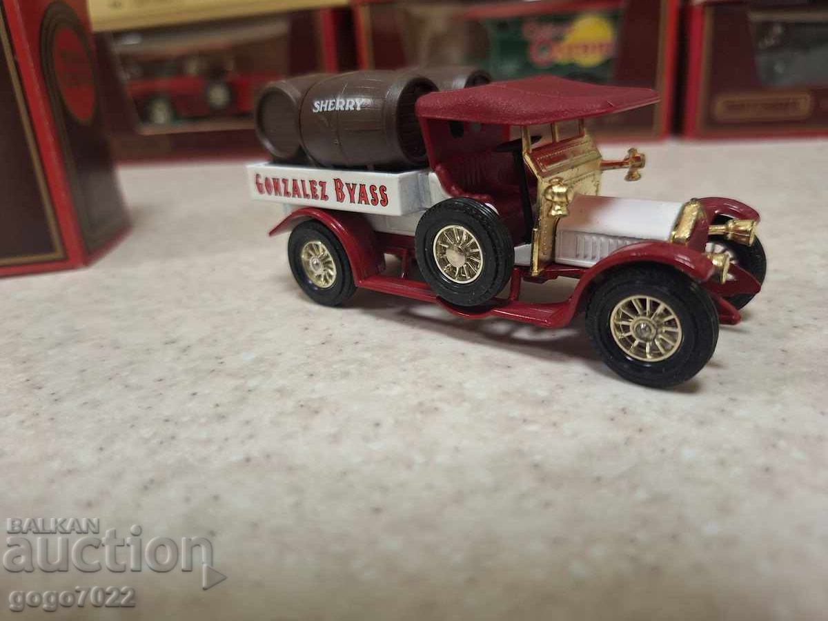 Livrarea MODELE MATCHBOX YESTERYEAR ANGLIA