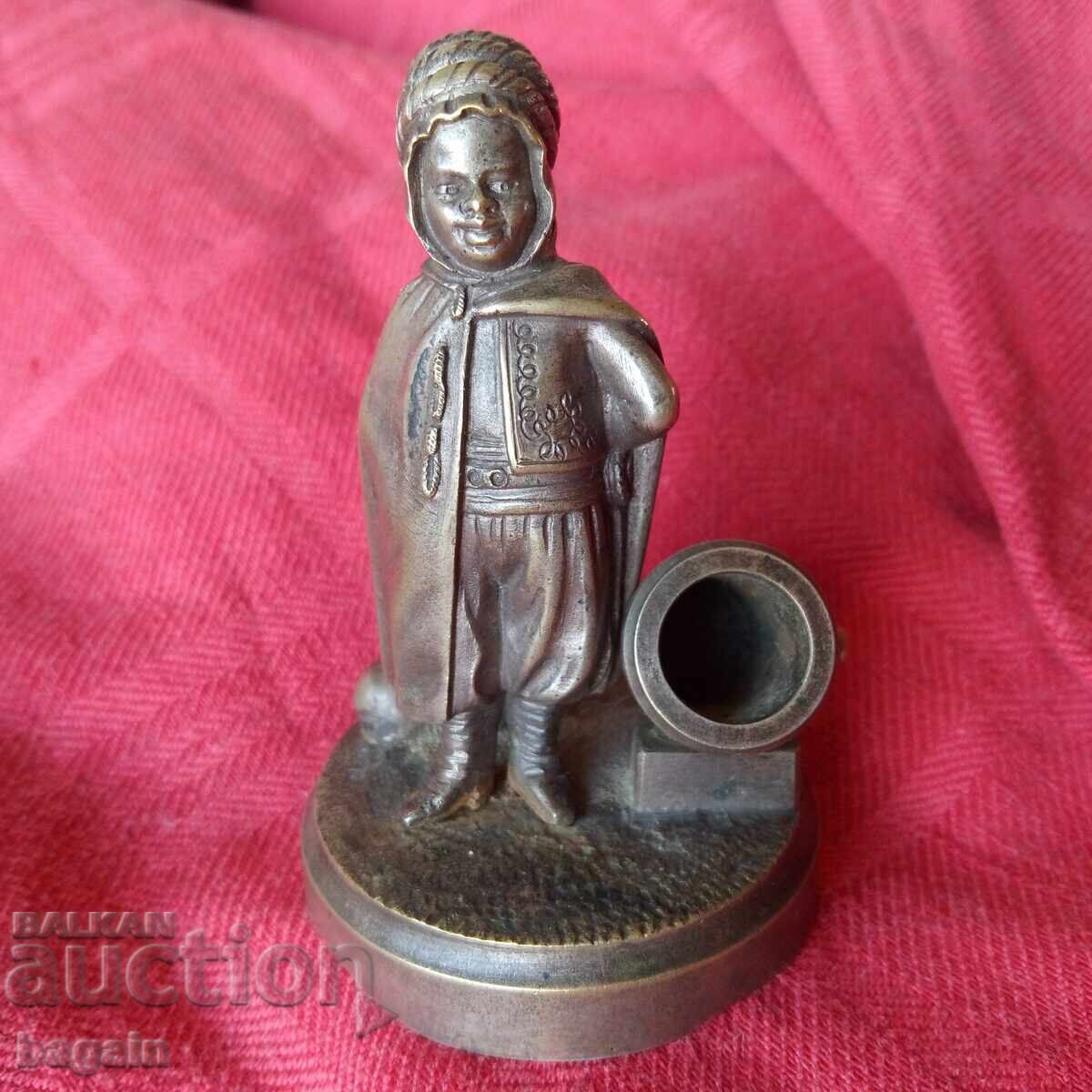 Livrarea Statuie din bronz a unui artilerist