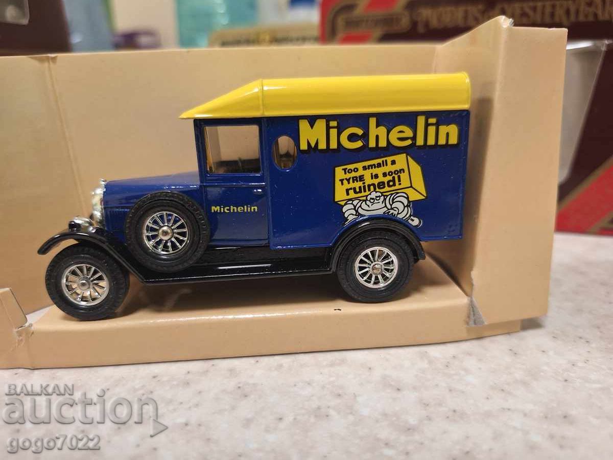 MODELE MATCHBOX YESTERYEAR ANGLIA cu preț € 6.99 | 13.67 BGN