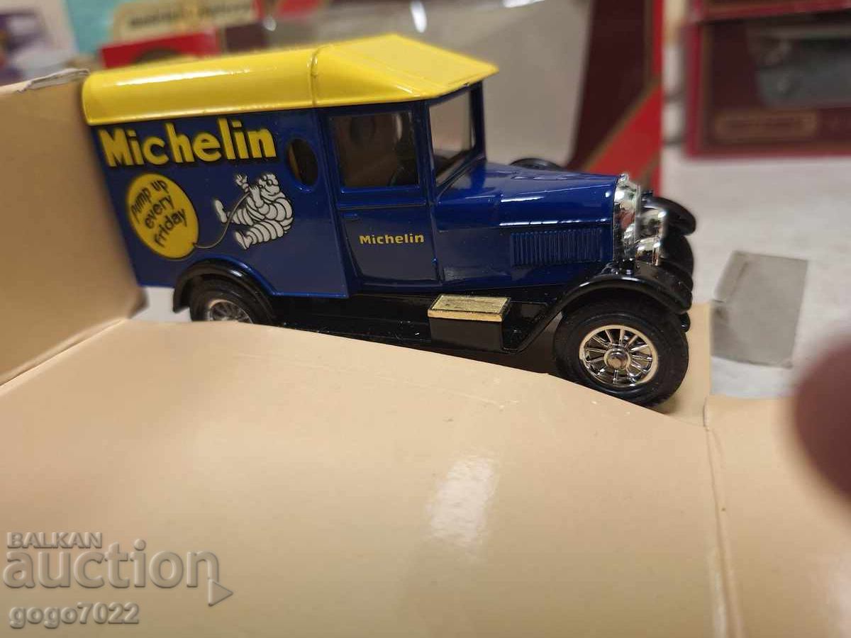 Livrarea MODELE MATCHBOX YESTERYEAR ANGLIA