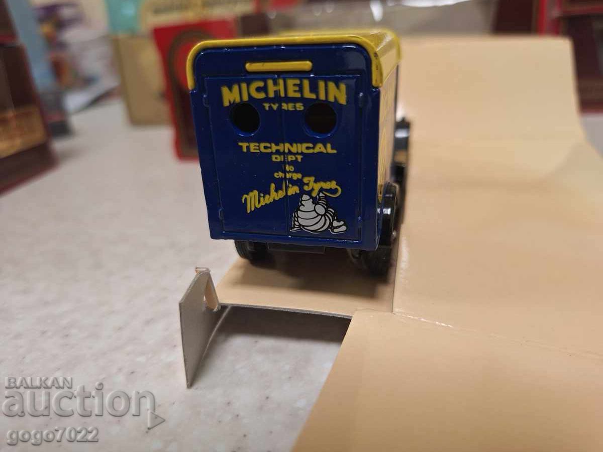 MODELE MATCHBOX YESTERYEAR ANGLIA - 5