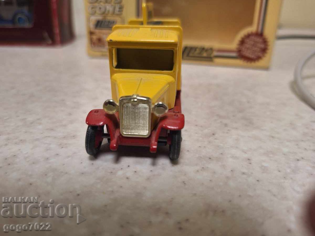 Auction  LLEDO ENGLAND Model Car