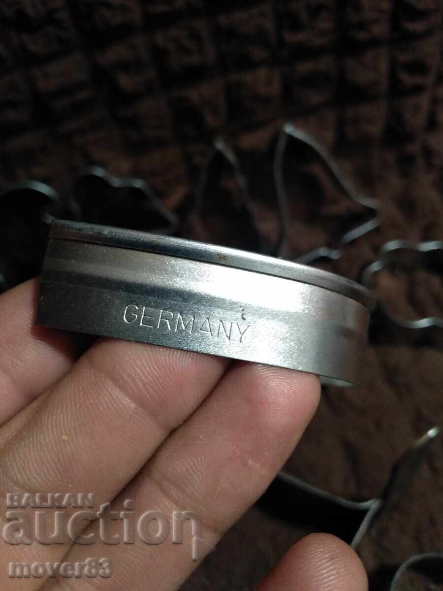 Licitație Forme metalice pentru biscuiți. Bulgaria și Germania