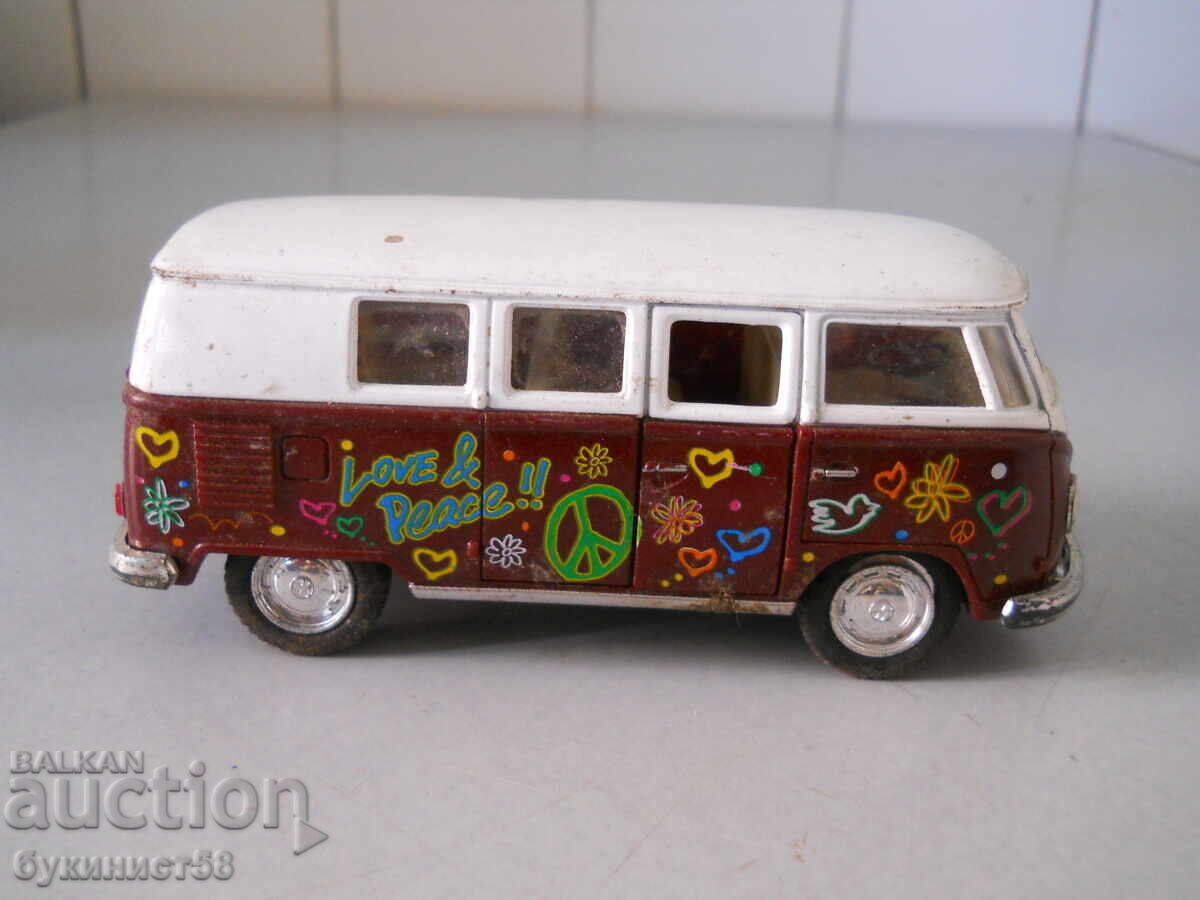Аукцион Микробус "Kinsmart 1962 Volkswagen Classic Bus "
