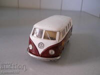 "Kinsmart 1962 Volkswagen Classic Bus" Minibus