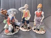 O mulțime de figurine din porțelan