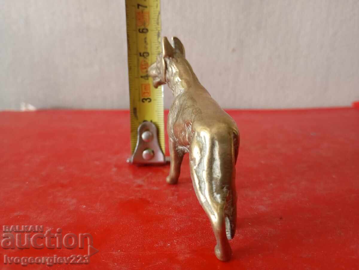 Figurină de câine cu preț € 15.00 | 29.34 BGN