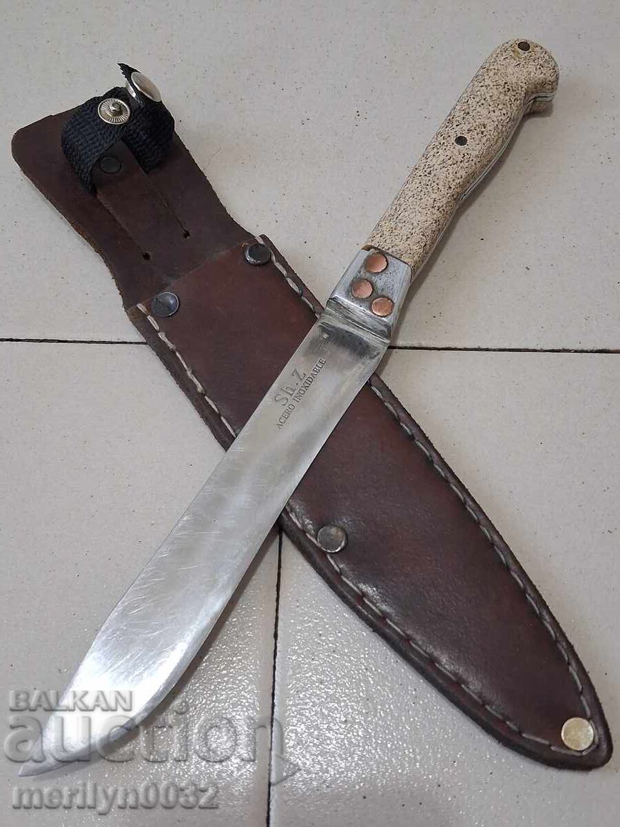 Стар нож с кания острие