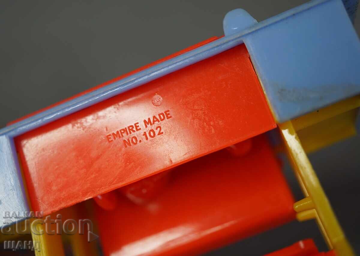 Jucărie veche din plastic, mașină de cusut cu preț € 1.53 | 2.99 BGN