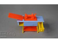 Παλιά πλαστική παιδική ραπτομηχανή